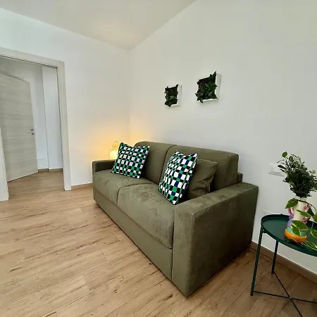 Dei Principi 2, Aeroporto E Parcheggio Gratuito Apartment *